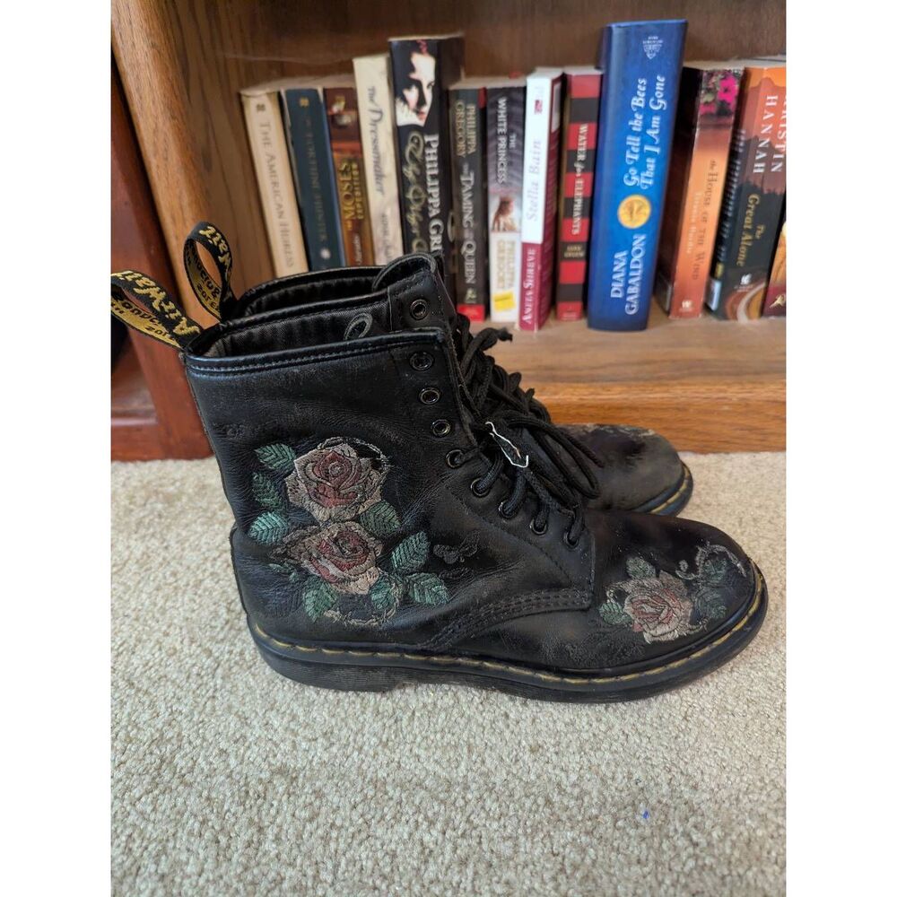 Dr. Martens 1460 Vonda Chain II Embroidered Floral Combat Boots Women's Size 9 - Picture 3 of 6